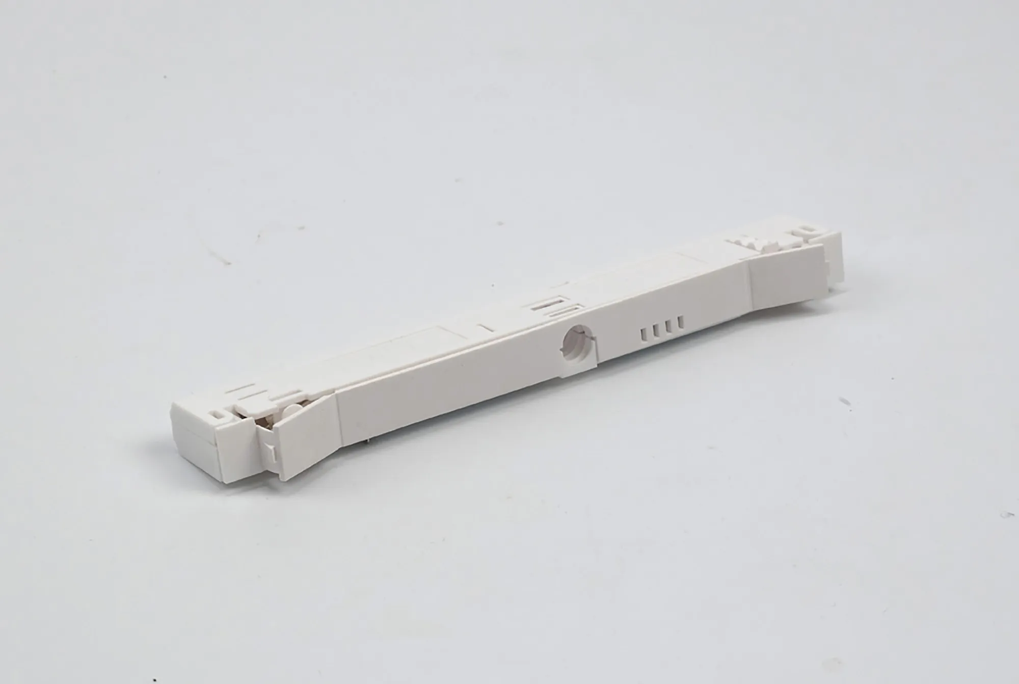 In-Trac Adapter 3 Circ. Track, 6A Induct/ Resist Load Screwless Connection Data Bus 555 1 6533 1  Eutrac Adapters & Components-White